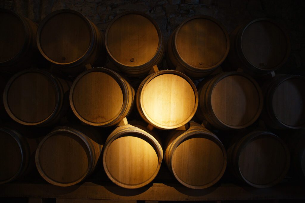 Fûts de chêne et barriques du Château la Rolière