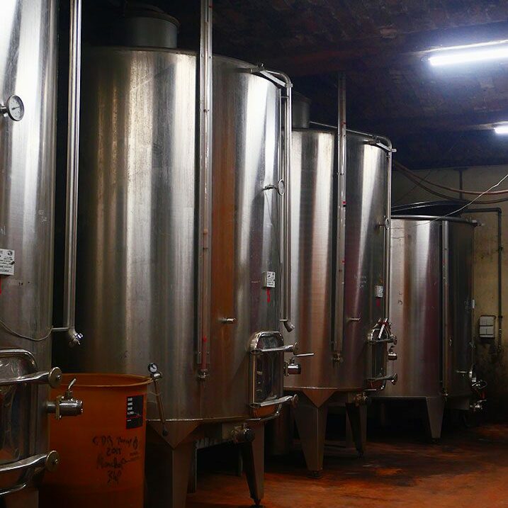 Cuves inox du Château La Rolière Brézème